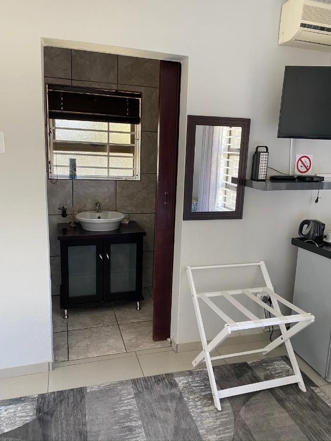 The Outlook Guest House Newcastle Extérieur photo